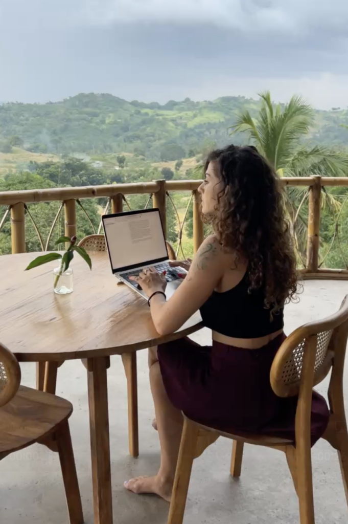 Dating solo traveler